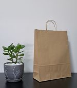 R6485 - Kesa sa upredenom ručkom, reciklirani papir (32 + 12 × 41 cm)